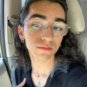 Meet your Posher, Cesar